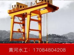 双向坝顶门机和单向坝顶