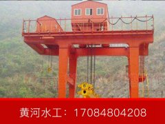 坝顶龙门吊的动力系统
